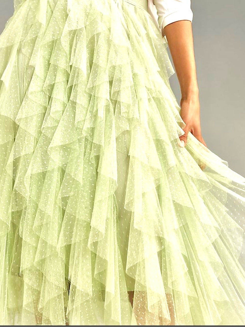 Lined Anthropologie Cherie Pale Yellow Layered Tulle Midi Skirt M.  NWOT